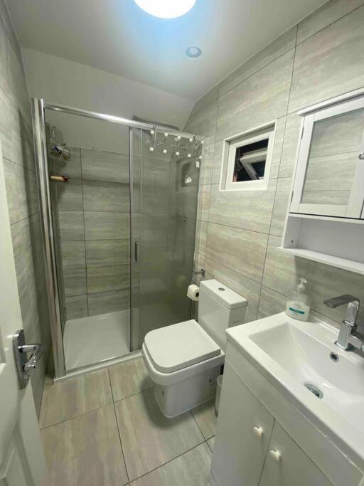 Charming Private Guest House Enfield Kültér fotó